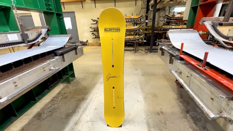 Así se fabrican las tablas Burton